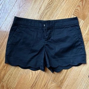 Club Monaco sz 2 black shorts with scallop edge